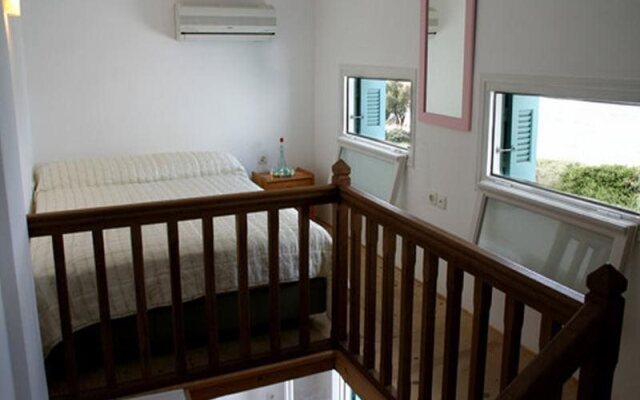 Anemoessa Rooms & Studios