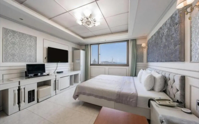 Yeosu Beach Hotel