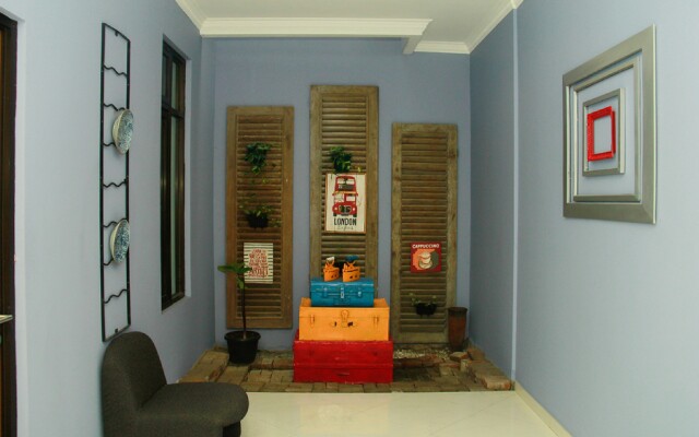 RedDoorz @ Sersan Bajuri