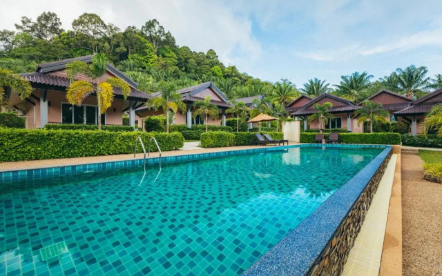 Palm Kiri Resort