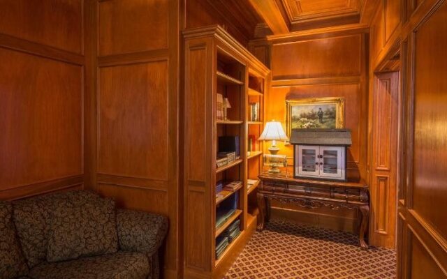 Fort Harrison State Park Inn