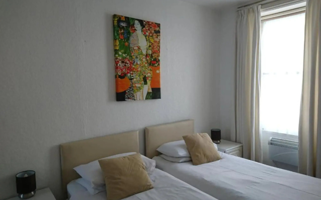 Sarum Hotel