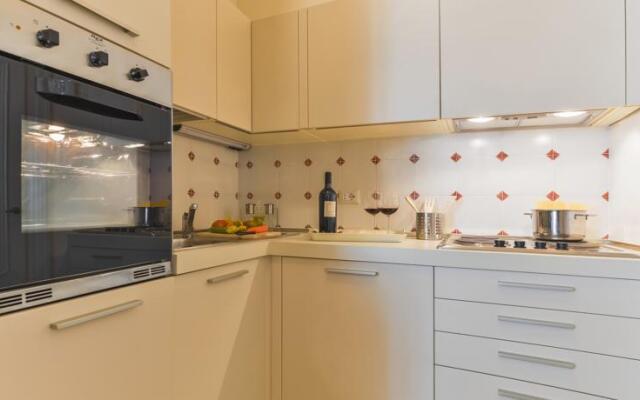 Topazia Halldis Apartment