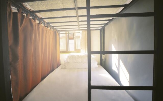 Manon Hostel