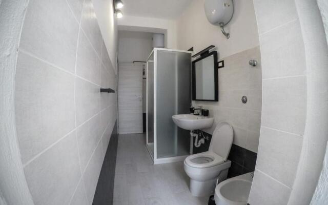 Black&White guest house