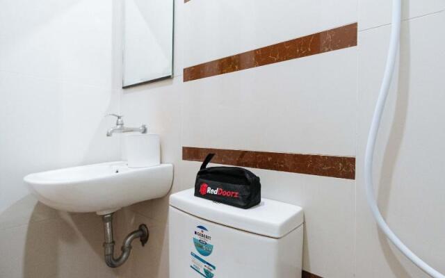 RedDoorz Plus near Robinsons Place Manila