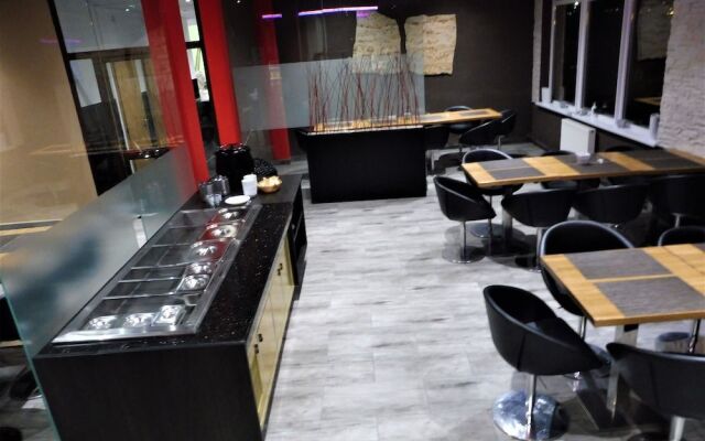 TIF hotel & restaurant