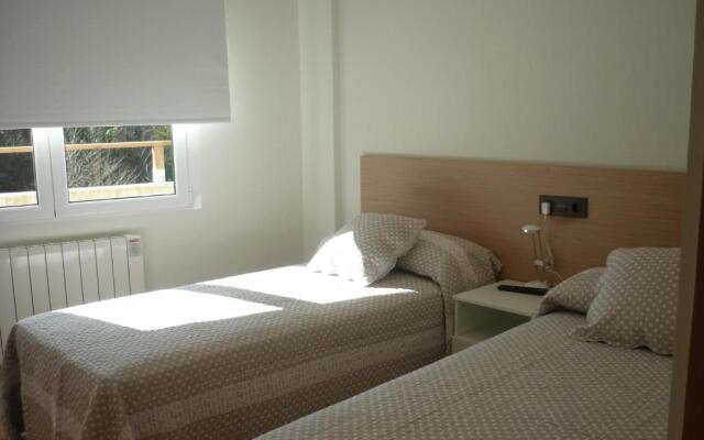 Pensión Albergue Puente Ribeira - Hostel