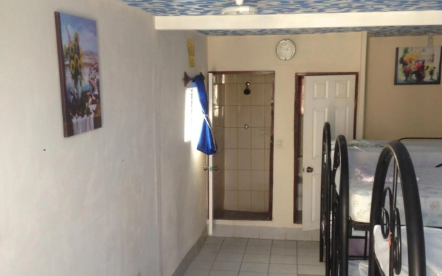 Hostal Brisas y Olas - Hostel