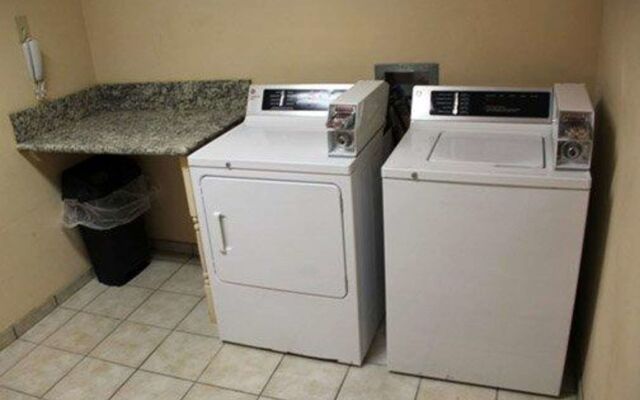 Comfort Inn & Suites Charleston Airport Convention Center