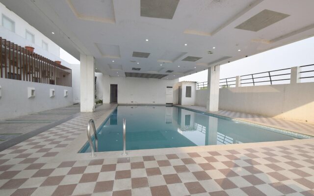 Royal Castillo By OYO Rooms