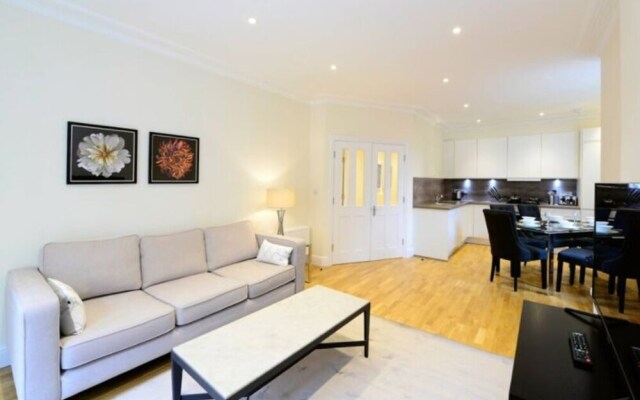 Luxurious 3 Double Bedroom Apartment Hammersmith