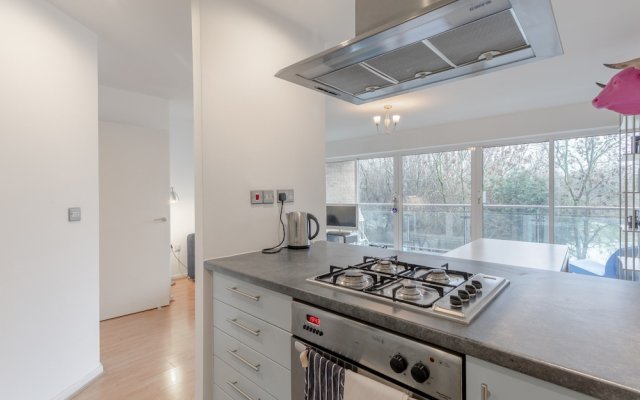 Stylish 2 Bedroom in Trendy East End