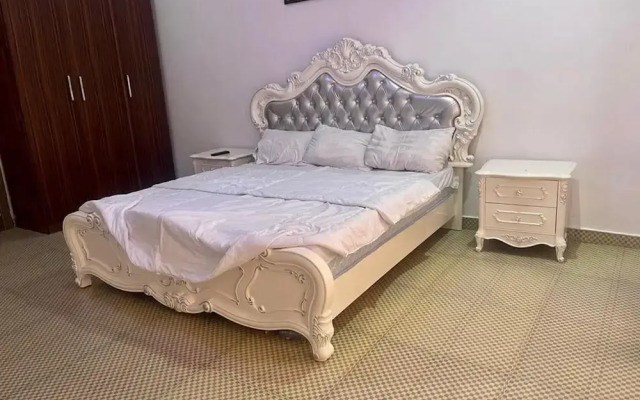 Charming 3-bed House in Lekki