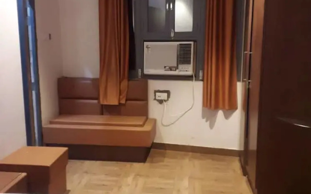 Banaras Hotel LLP