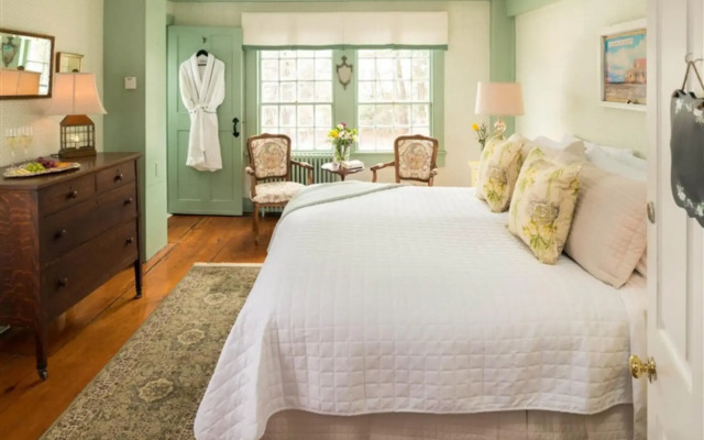 Waldo Emerson Inn