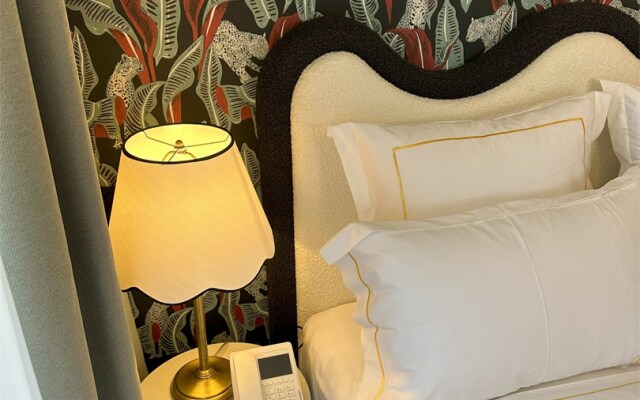 Mr.Just's Hotel
