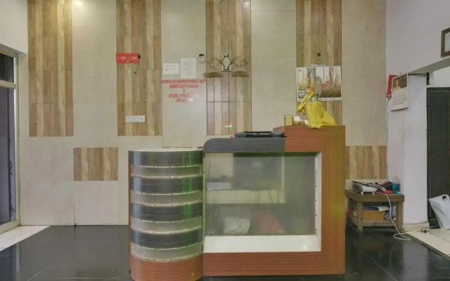 Oyo Flagship 80620 Hotel The Gagan