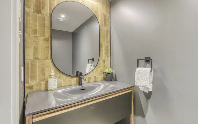 201 Verbier Building 7