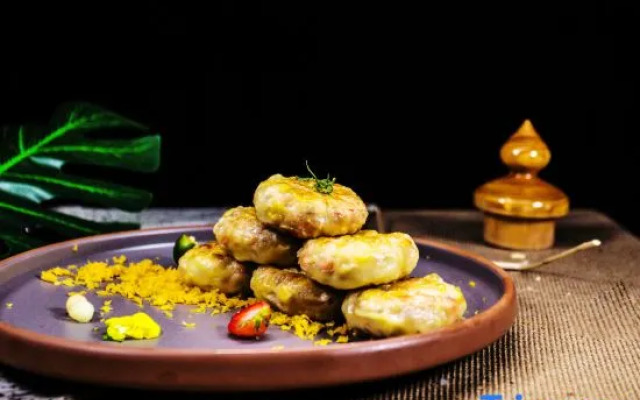 Huang He  International   Hotel