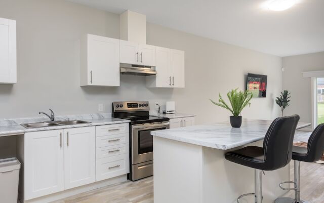 Luxury Bungalow mins Niagara falls & Brock uni