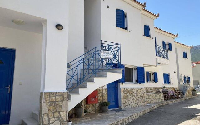 Matina Apartments Tyros