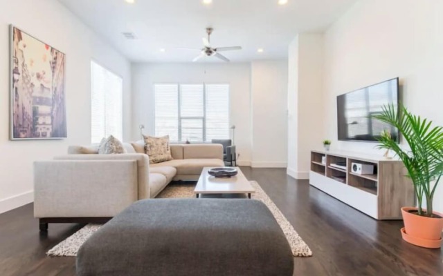 2-Bedroom Downtown Dallas Townhome
