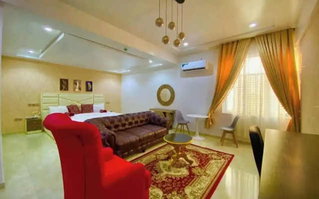 C to C Luxury Hotel and Suites