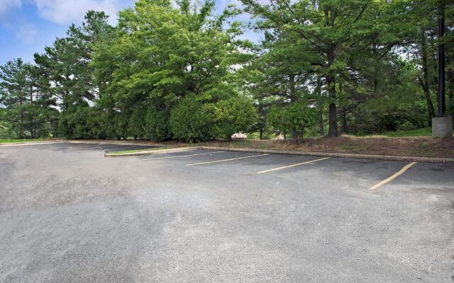 Super 8 By Wyndham Raleigh Downtown