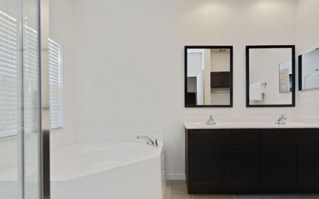 Copper's - 3 Br townhouse by RedAwning