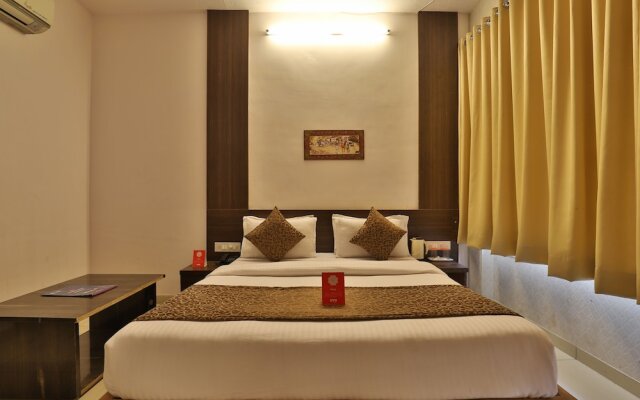 OYO 11649 Hotel Mahima