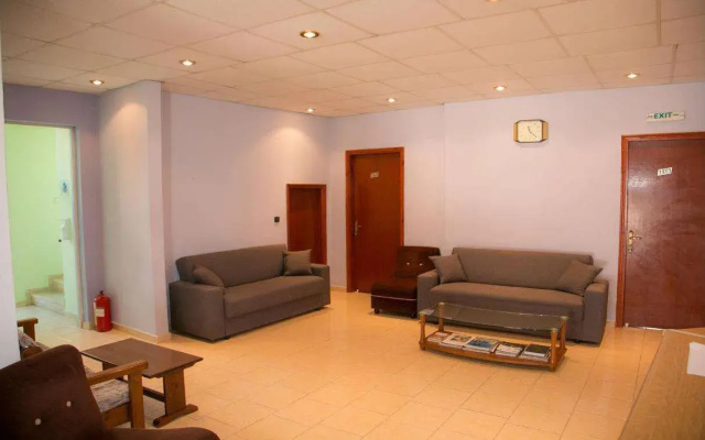 Petania Hotel & Apartments