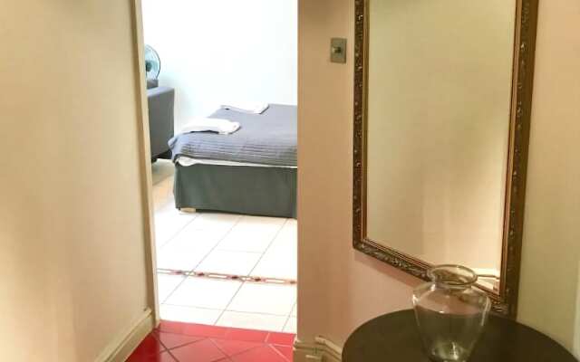 Family Studio Opposite Natural History Museum