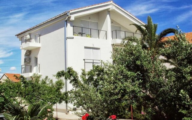 Refresh Boutique Apartments