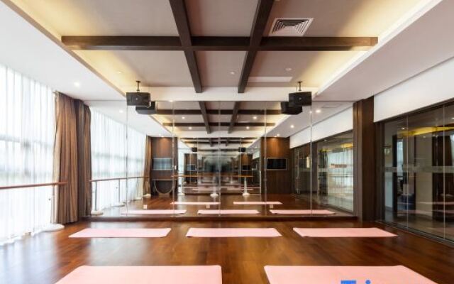 Zhenru Hotel