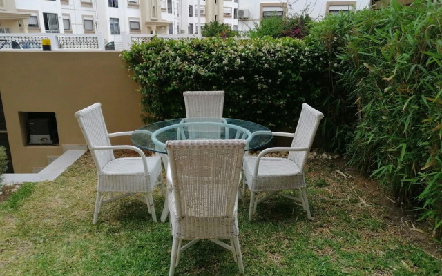 Luxurious flat with private garden