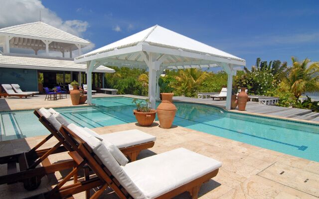 Barefoot Cay Resort