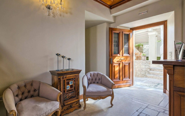 Mare Monte Luxury Suites