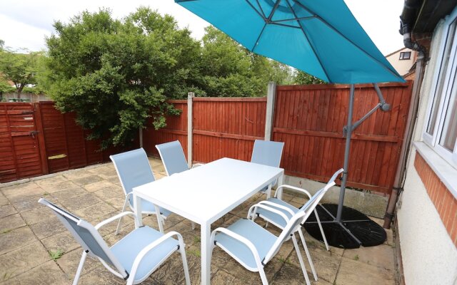 Beautiful 3 Beds House - Thamesmead