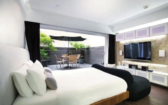 V Wanchai