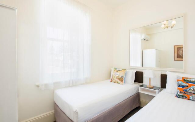 Seawall Apartments