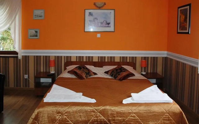 Hotel Restauracja Redos