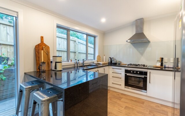 Manly Bay Wonderful 3BR New Home - Fibre