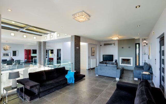 Adorno Luxury Villas