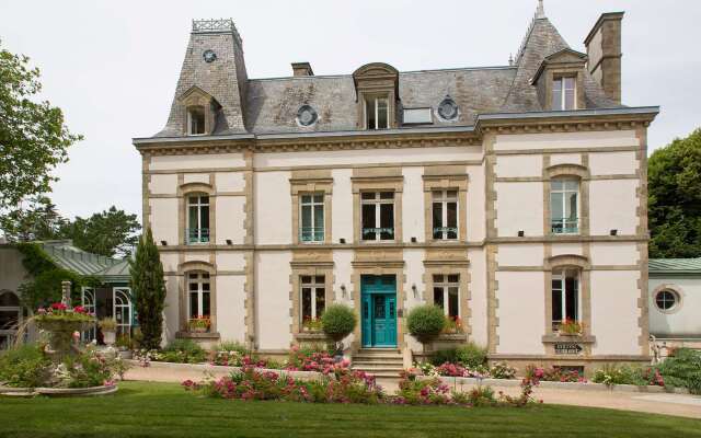 Clos de Vallombreuse, The Originals Relais