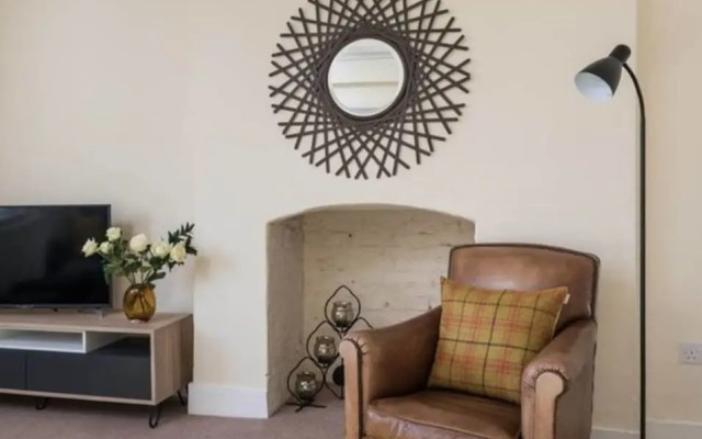 Superb Loft Apartment Steps Away From the Minster