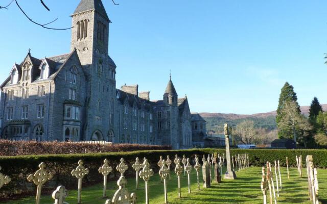 Loch Ness Moat House Apartments