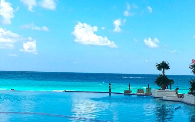 Cancun Plaza Condo Apartment