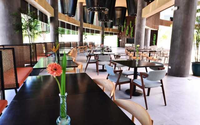Hue Hotels and Resorts Boracay Managed by HII