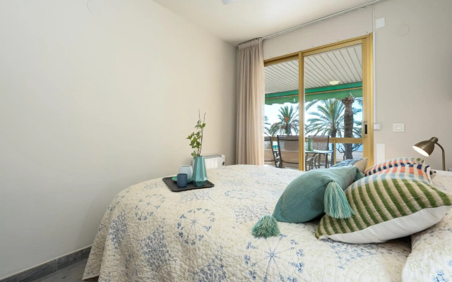 Apartment in front of the Beach